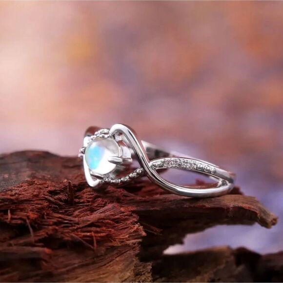 Round Cut Moonstone Ring Female Jewelry Delicate Design Size 7 - Picture 4 of 12